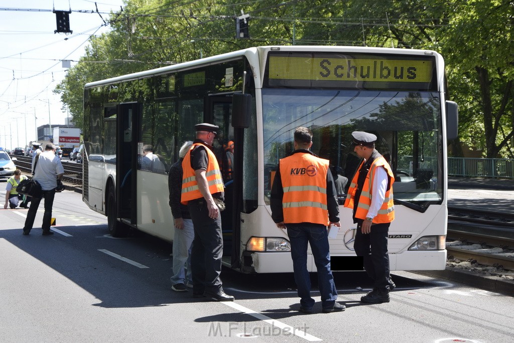 VU Schulbus Taxi Severinsbruecke Rich Innenstadt P49.JPG - Miklos Laubert